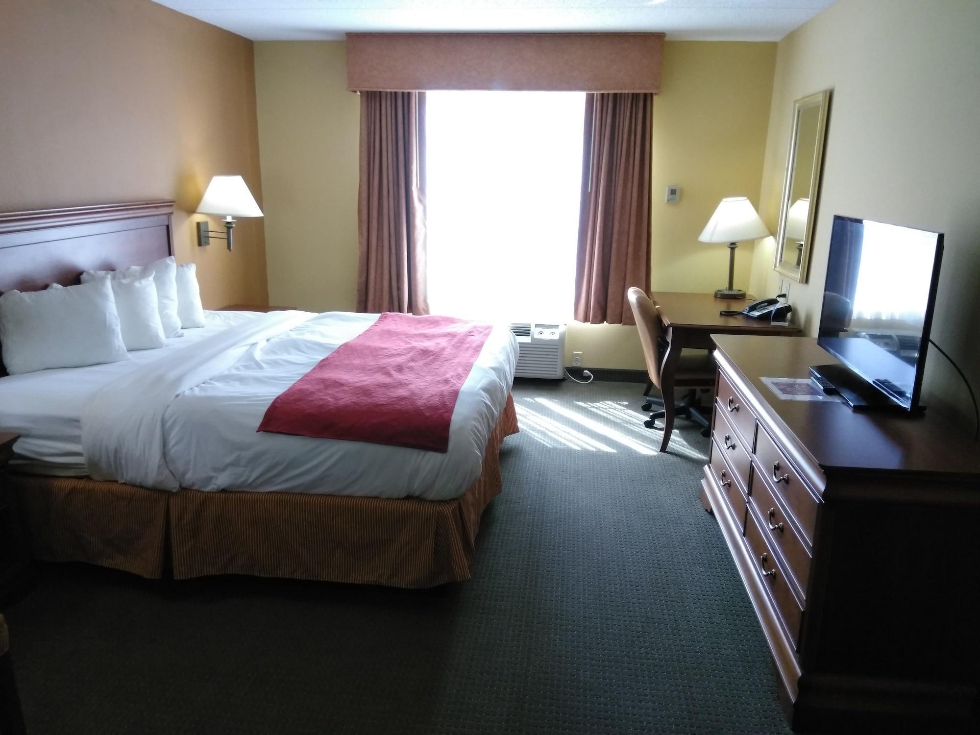 Baymont By Wyndham Clinton Hotel Eksteriør billede